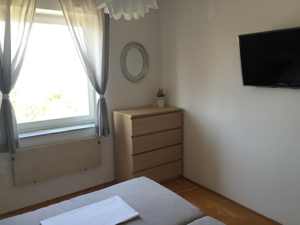 Apartments Papalinna Malinska Ruang foto
